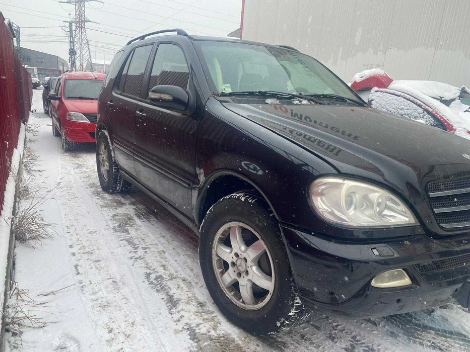 Dezmembrez Mercedes-Benz ML500 W163 5,0 Benzina