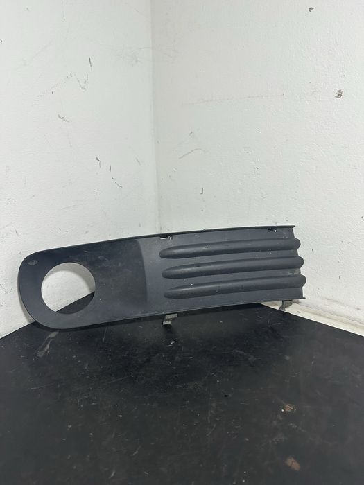 Grila proiector dreapta Volkswagen Vw T5 transporter 7H0807490B