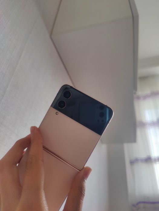Продаю Samsung Z Flip 4