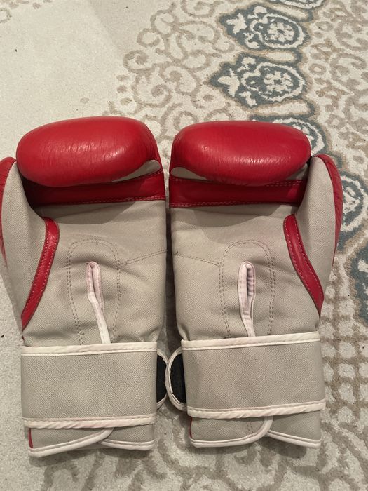 Перчаткий боксерский