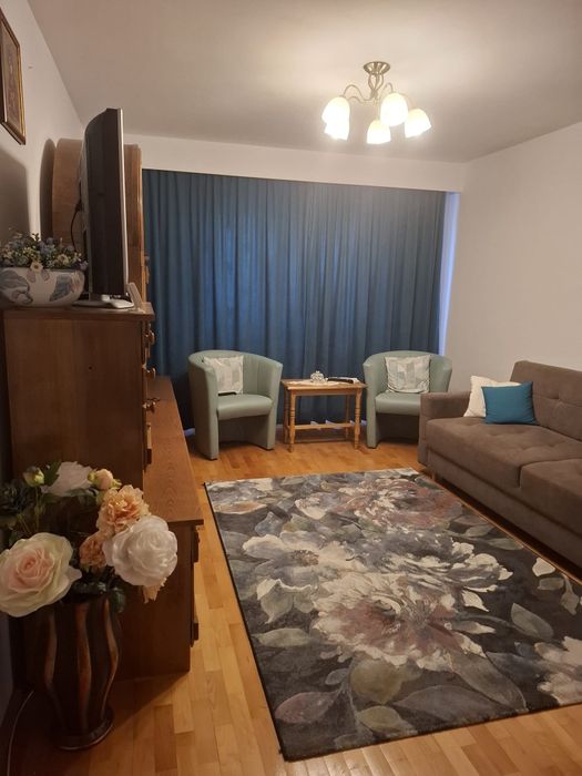 Vând apartament 3 camere