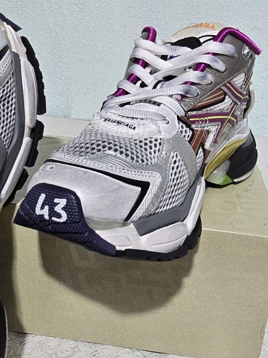 Sneakers Balenciaga Runner, marime 43