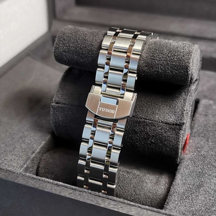 Tudor Royal Date-Day 41 mm M28600-0005