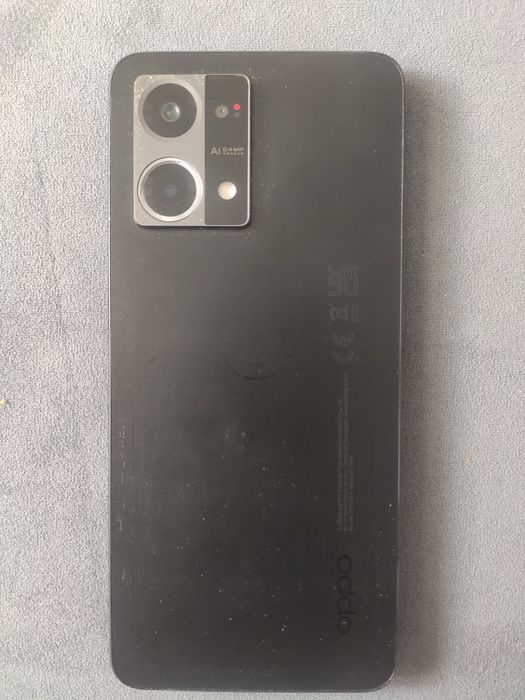 Продам смартфон Oppo Reno 7