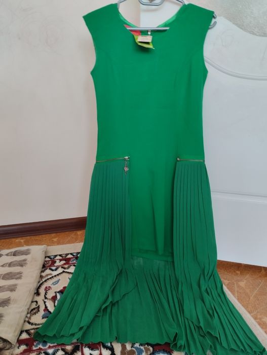 Продается вечерние платья