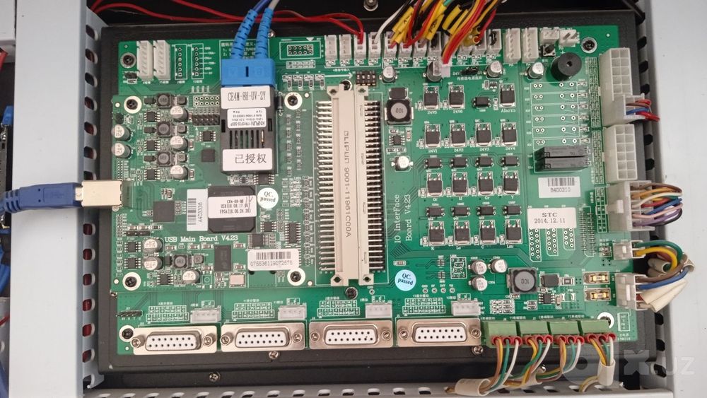 Uv printerining platasi sotiladi