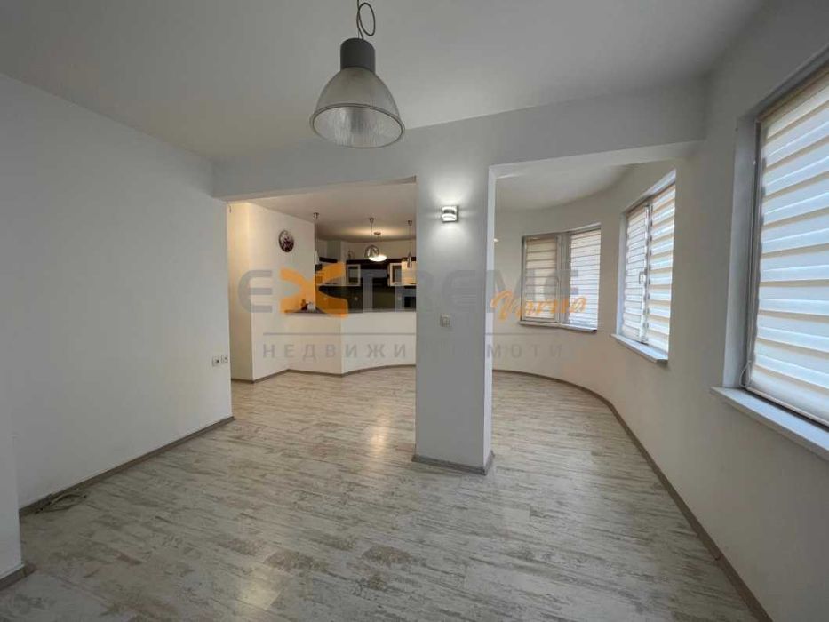 Дава се под наем Офис в Варна, Лятно кино Тракия - 151 кв.м за 637.5 € - Снимка #1