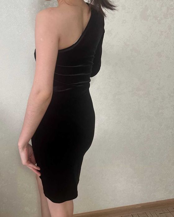 Срочно продается платье 5000 тг