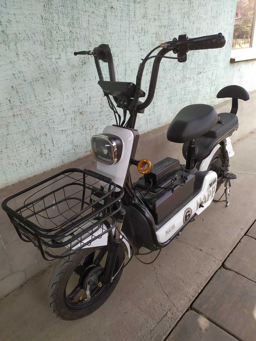 Электро-скутер б/у продам.