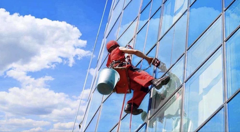 Альпинист.Выйсотние работы.Альпинизм.Алпенист любой сложност.Мойка окн