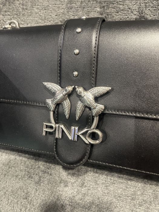 Дамска черна чанта Pinko
