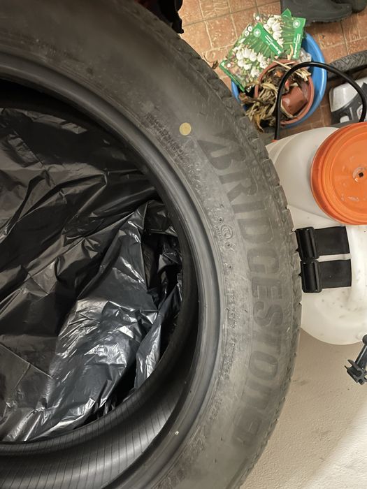 Vand anvelope 225/55/19 brigestone