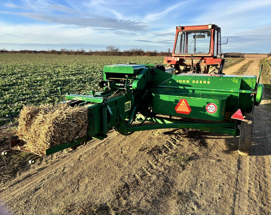 Presa John Deere 224 t ( balotiera)