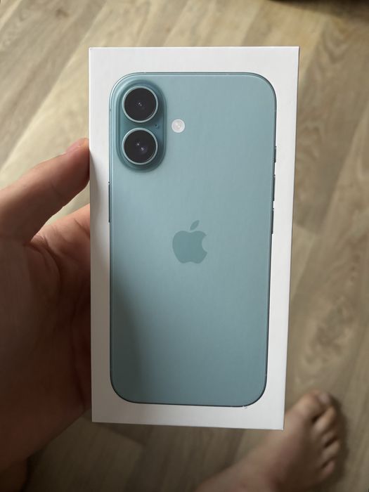 Продам айфон 16 зеленого цвета