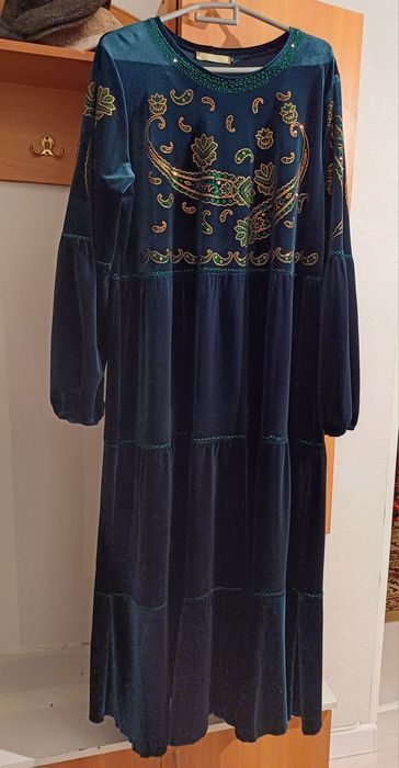 Платье новое,велюровое