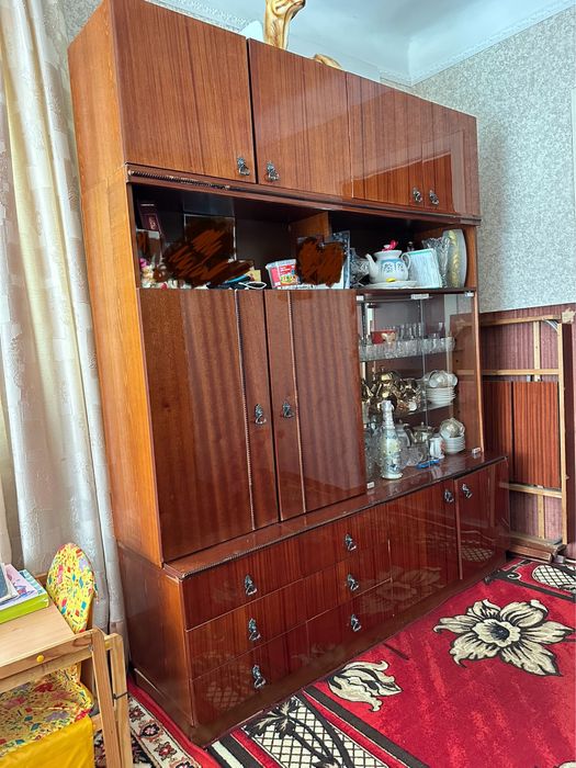 Продам сервант б/у.