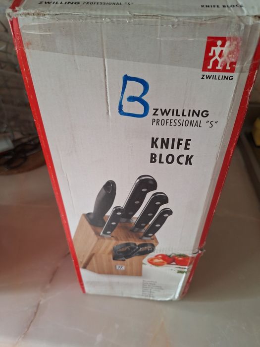 Trusa cutite Zwilling.