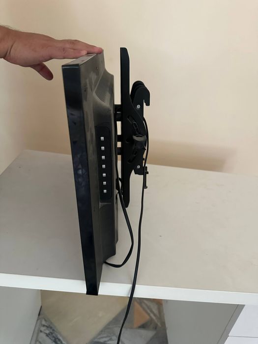 Yumshoq devan va televizorlar sotiladi
