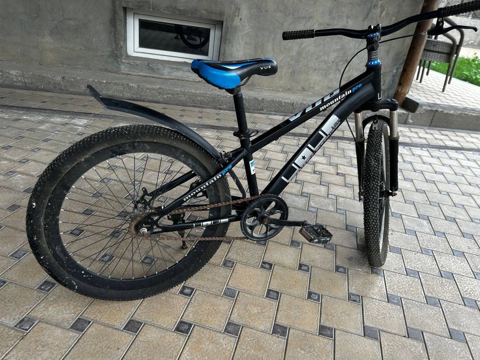 Велосипед 2-х колесный, подойдет ребенку 8-13 лет.