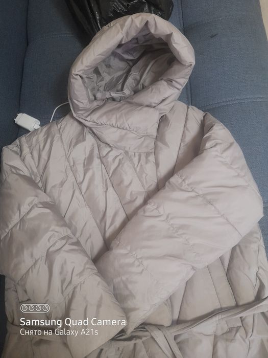 Продам куртку женскую