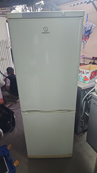 Холодильник Индезит в рабочем состоянии