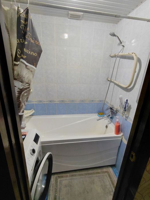 Продается квартира 1/4/5 ТТЗ Ахмад Югнаки 1 комнатная 4 этаж