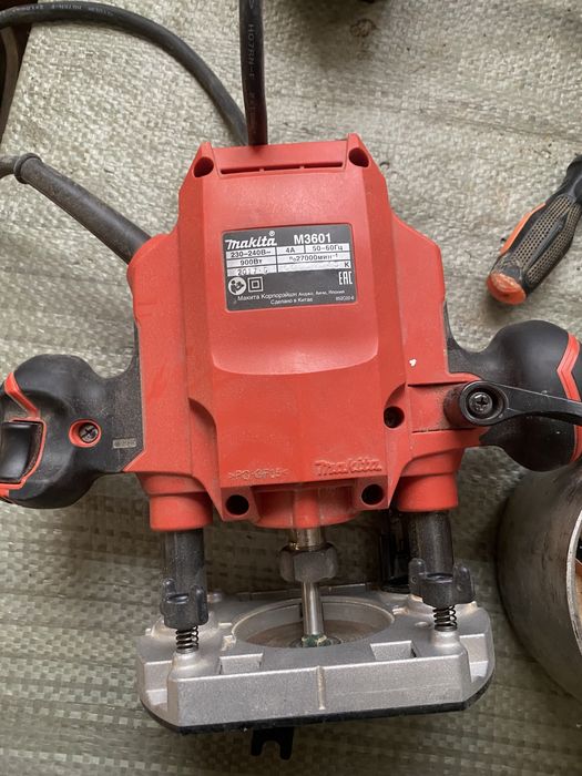 Фрезер макита м3601