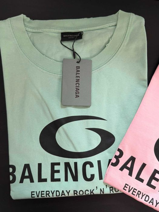 Tricou Balenciaga verde marimea XL nou original