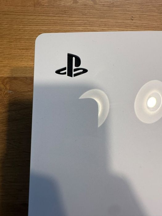 PlayStation 5 Digital Slim de vanzare-ca nou!