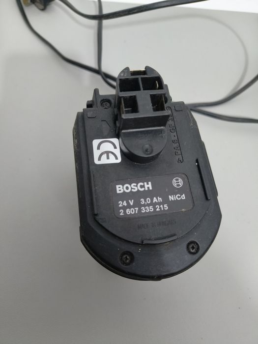 Încărcător Bosch 24 v  baterie