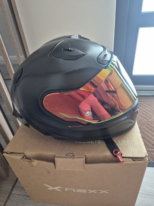 Casca Nexx xr3r carbon red M