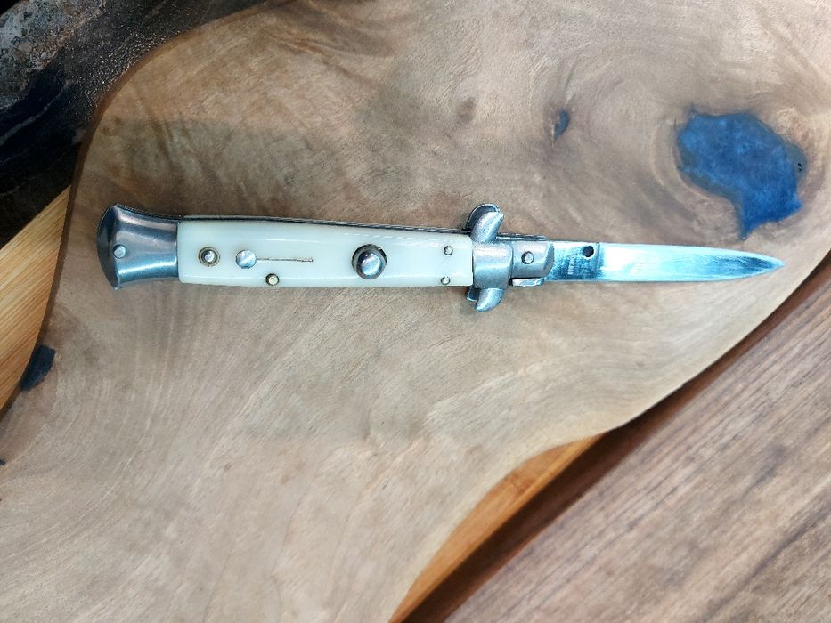 Автоматичен  италиански нож  в много добро състояние.