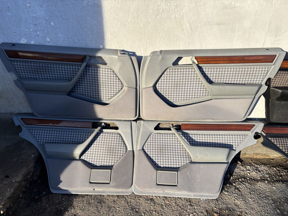 Мерседес 124 Дверные карты обшивки