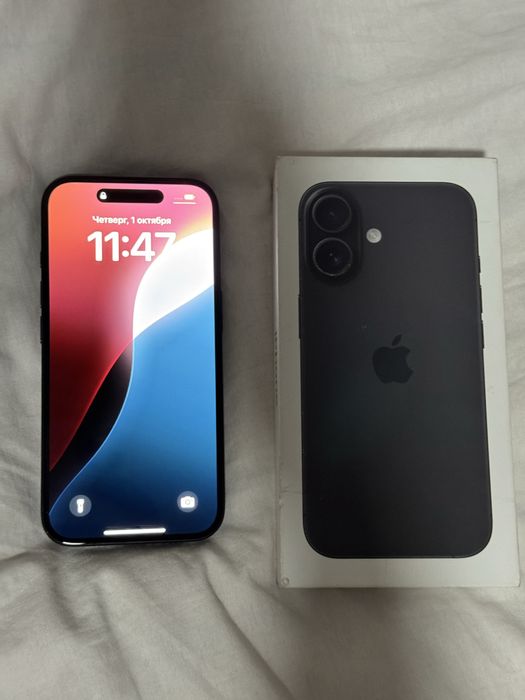 Продам Iphone 16 black 128