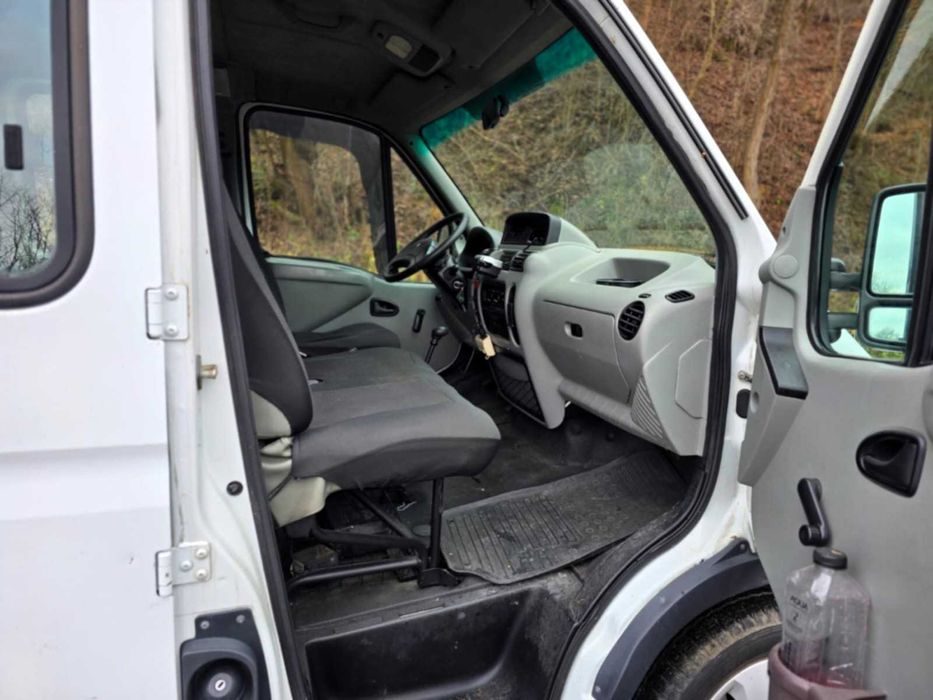 Renault Master 2.5 DCi Platforma Auto - Cabina Dubla 6 Locuri - 120CP