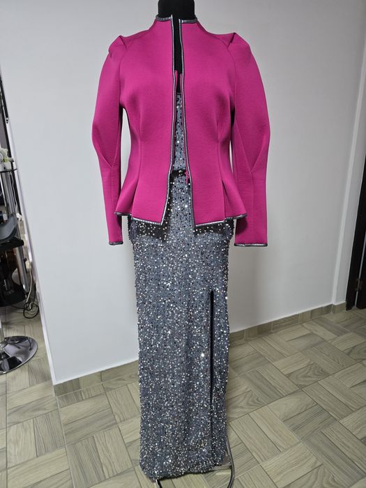 Rochie argintie lunga divina, cu paiete strălucitoare, slit pe picior,