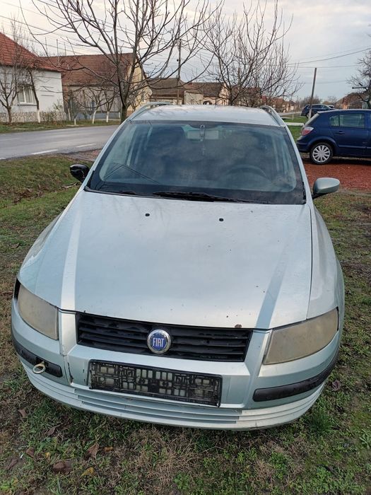 Vând fiat  pentru piese