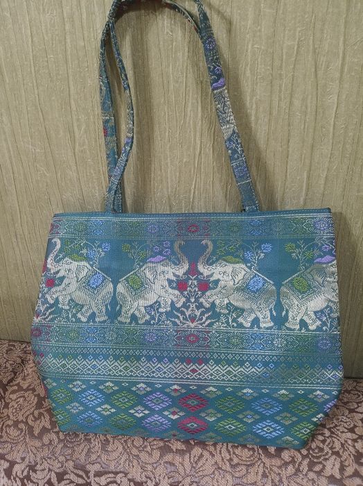 Сумка зеленого цвета