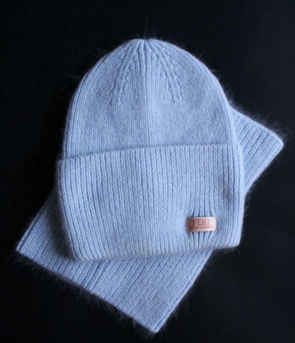 Продам комплект шапку со снудом размер 58