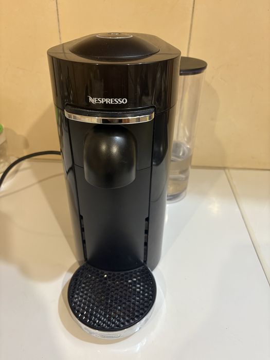 Кофемашина  капсульная Delonghi
