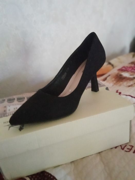Продам туфли замшевые