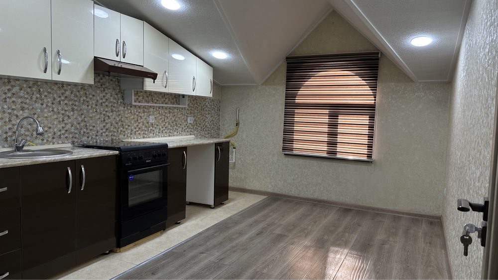 Продаётся своя 3/4/4 комнатная квартира.