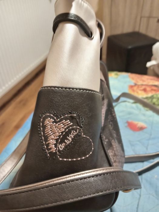 Продавам дамска раница