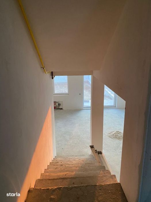 Apartament tip casa, 3 camere pe 2 nivele, gradina privata plus garaj