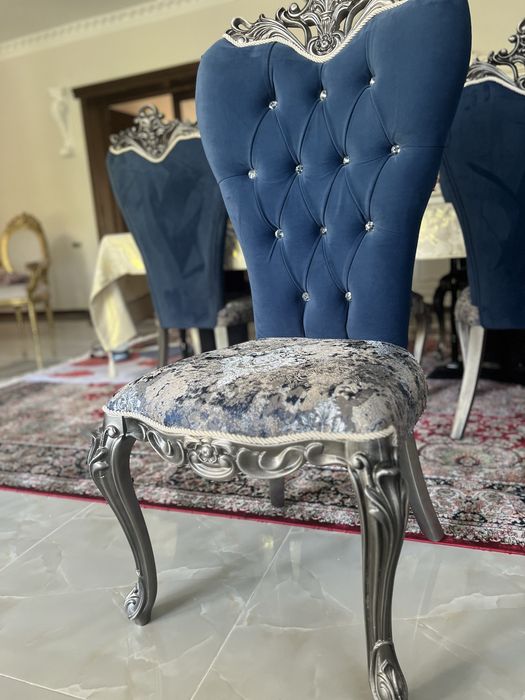 Диван  четыре кресла, стулья 12 шт