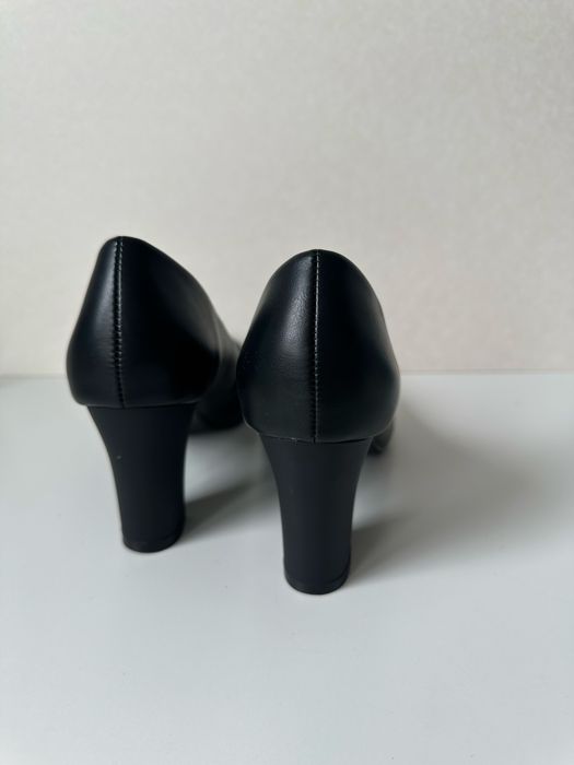 Черни обувки Tendenz