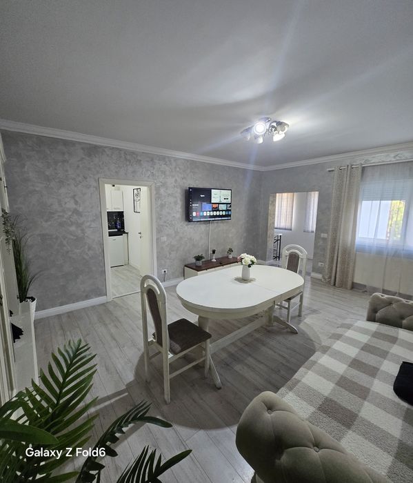 Închiriez în regim hotelier casa cu etaj Piața Mare (Bazar)