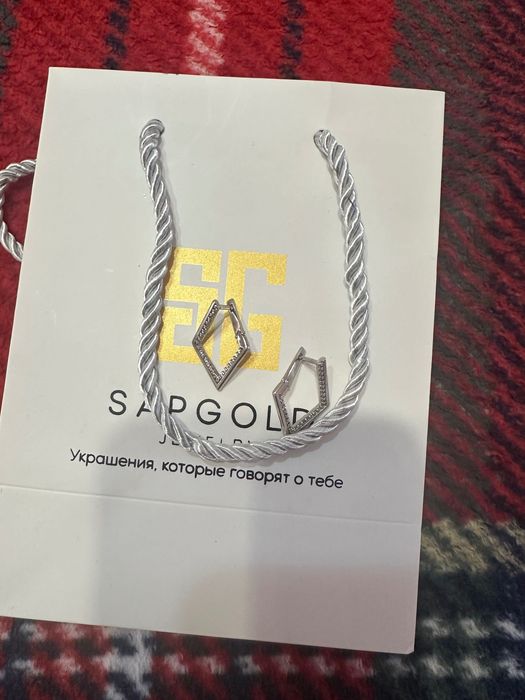 Продам серьги серебро от sapgold