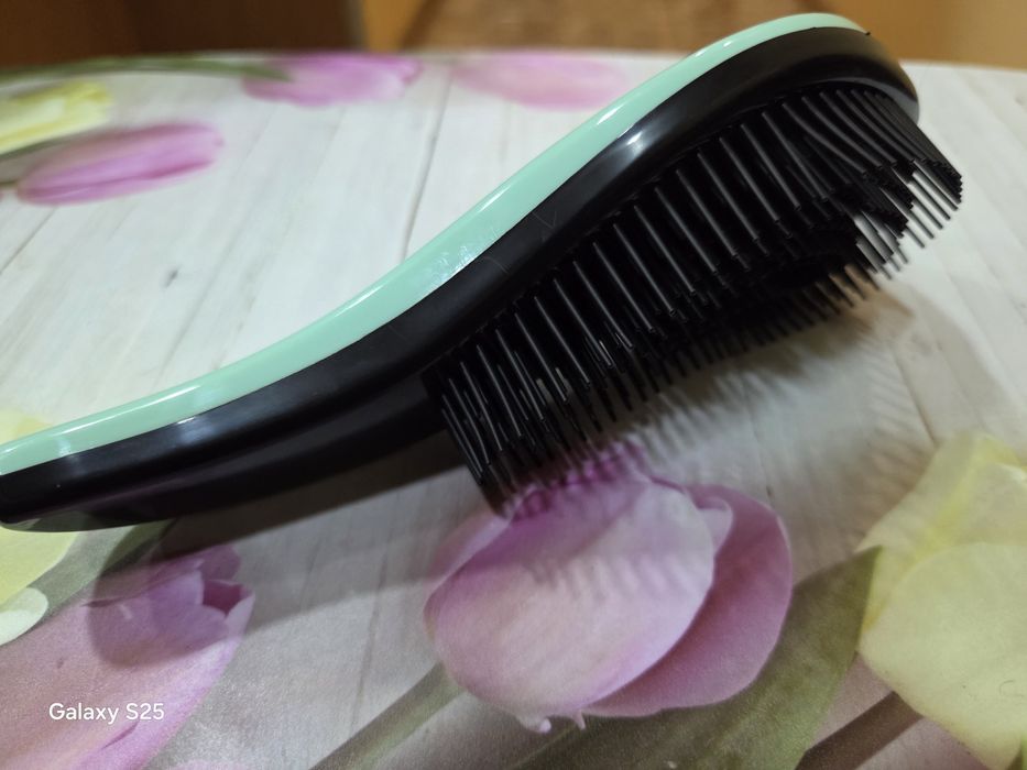 Четка /гребен за изправяне на коса. Подарък четка за коса.