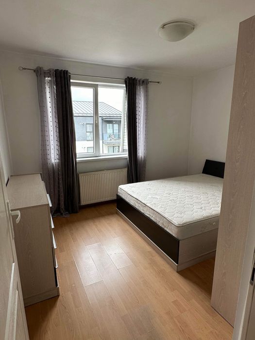 Proprietar Inchiriez Apartament cu 2 camere decomandat plus parcare